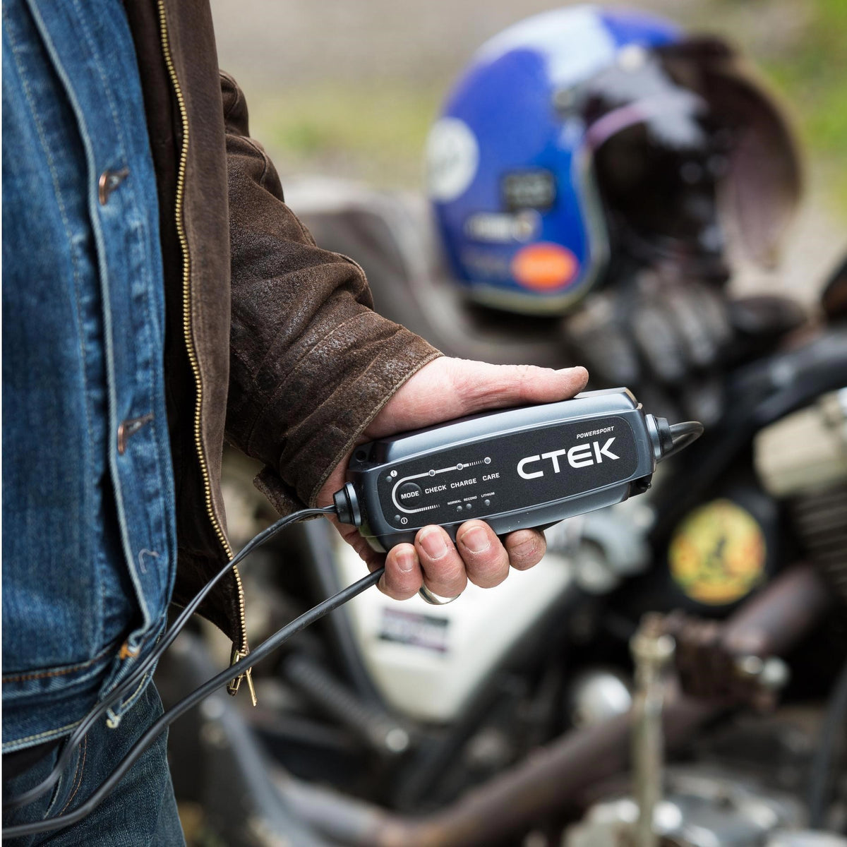 CTEK CT5 PowerSport 12V battery charger side view — smart AGM & GEL charger to buy in India